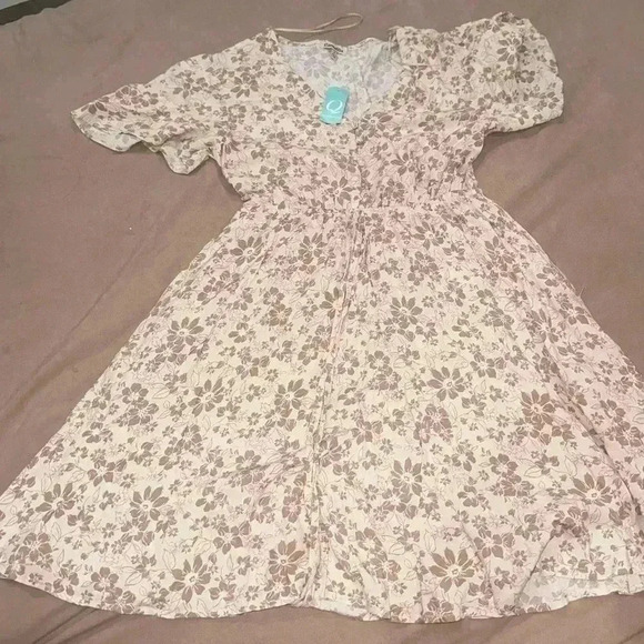 Floral dress - Picture 1 of 6